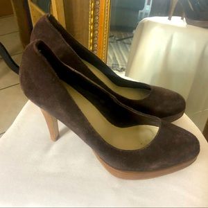 06.Brown Leather Suede Heel w Wooden 4” heel. Sz 8
